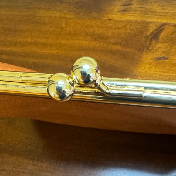 Dooney & Bourke EUC Florentine Kiss lock Wallet/Purse - Picture 4 of 9